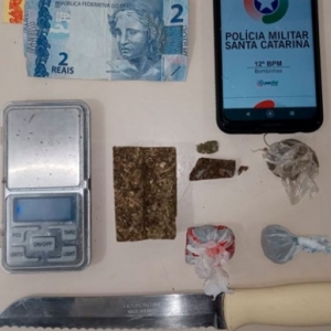 Traficante tenta dizer que não morava em casa onde drogas são encontradas