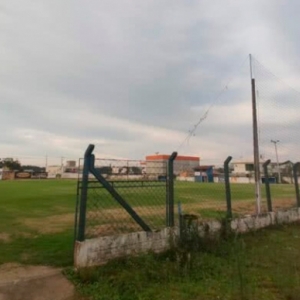 Estádio de futebol tem cabos de energia cortados em tentativa de furto 