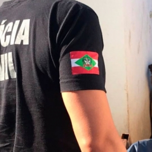 Cães vítimas de maus tratos são resgatados; proprietário é preso em flagrante