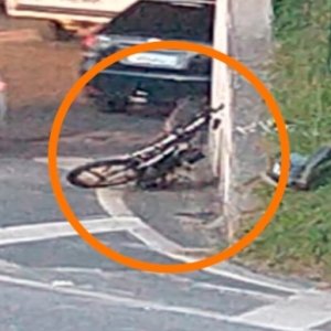 Motorista de carro foge sem prestar socorro após colidir contra motociclista