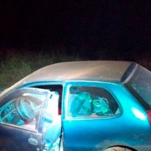 Possível desavença termina em disparos e um morto dentro de carro