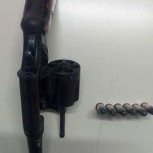 Rapaz levado para delegacia por porte ilegal de arma não é autor de homicídio