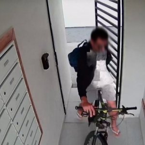 Acusado de cometer vários furtos é novamente flagrado furtando bicicleta 