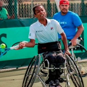 Tenista tijuquense lidera time brasileiro em conquista de vaga para torneio mundial