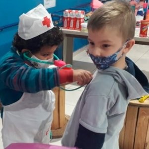 Crianças participam de projeto sobre profissões em escola da região 
