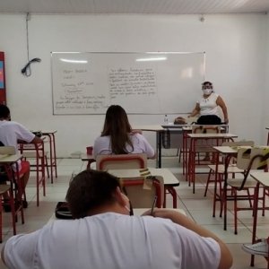 Tijucas inicia vacinação de professores neste sábado; veja os grupos