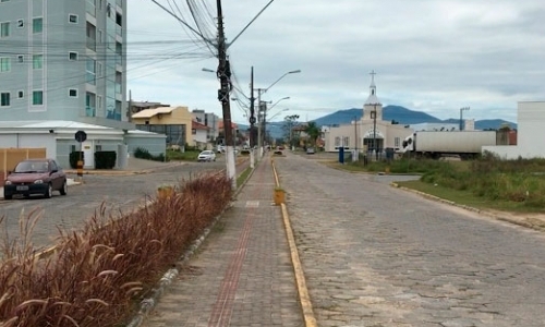 Avenida será asfaltada e receberá melhorias em canteiros e rotatórias 