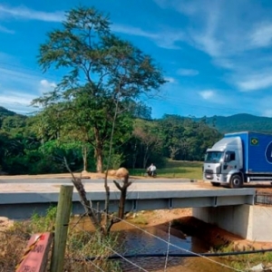 Município finaliza ponte em comunidade de interior e libera trânsito no local