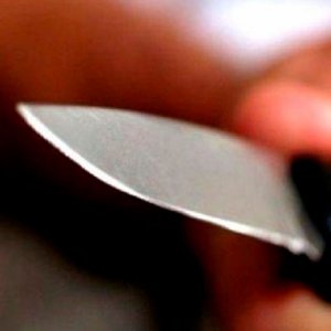 Discussão por causa de calça vira briga com faca e polícia precisa ser acionada