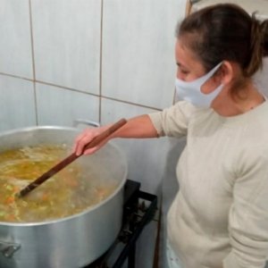 Com frio intenso dos últimos dias, municípios oferecem espaço para abrigo e alimentação