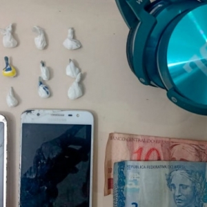 Jovens, entre eles menor de idade, são presos por tráfico e receptação