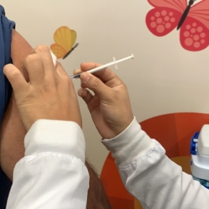 Cidade do Vale chega a 58% da população imunizada e lidera ranking da região