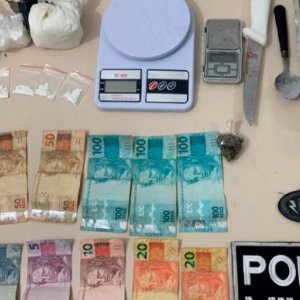 Traficante é flagrado com entorpecentes próximo de quartel da Polícia Militar