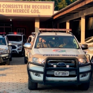 Donos de comércios são presos por furto e receptação em fiscalização