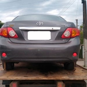 Veículo com registro de furto é encontrado estacionado em garagem