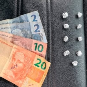 Venda de crack é interrompida pela polícia; adolescente é apreendido