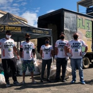 Materiais recicláveis auxiliam idosos e pessoas carentes; veja como contribuir