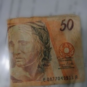 Andarilho tenta trocar nota de R$50 falsa e polícia é acionada