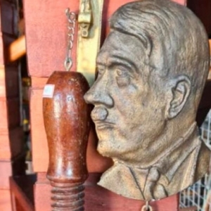 POLÊMICA: Mercado de antiguidades do Vale vende artefatos nazistas
