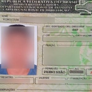 Rapaz adultera CNH roubada para enganar a esposa e dizer que é habilitado