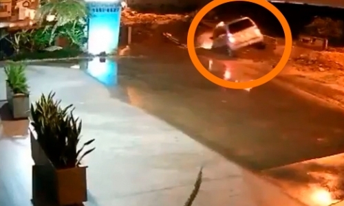 Vídeo mostra momento em que carro salta barranco e cai em rio; assista