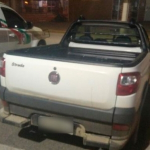 Homem alega que pegou carro emprestado pois amigo lhe deve por favores sexuais