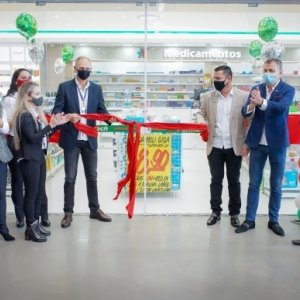 Rede de farmácias inaugura unidade em Porto Belo