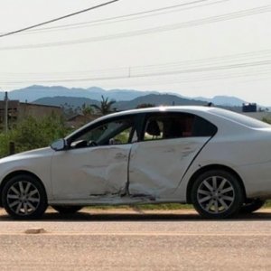 Acidente na SC-410 deixa mulher gravemente ferida com suspeita de fraturas