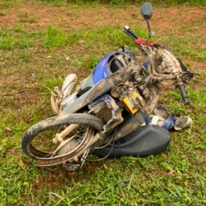 Homem de 32 anos fica gravemente ferido após colisão na SC-410