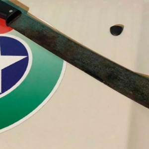 Avó é esfaqueada pelo genro e levada ao hospital por carro que passava na rua