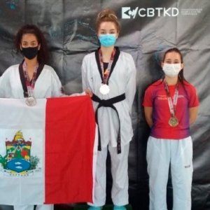 Atletas de Tijucas conquistam medalhas em torneio nacional de Taekwondo