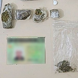 Casal é preso fazendo delivery de drogas; homem fazia vídeos para divulgar as vendas