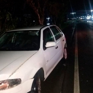 Pedestre fica ferido após ser atropelado por dois carros em rodovia