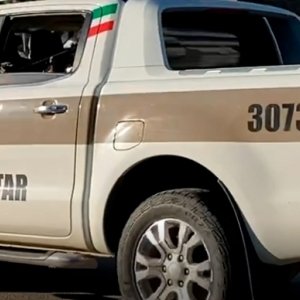 Vítima de tentativa de homicídio é golpeada com facão em via pública
