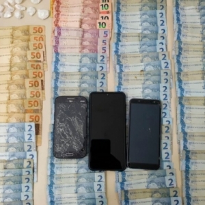 Personal é preso por vender drogas em frente a academia