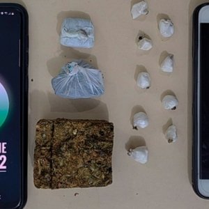 Pai e filho fazem do tráfico de drogas a sua única fonte de renda
