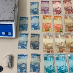 Assalto é realizado em supermercado, dinheiro seria para pagar dívida com o tráfico 