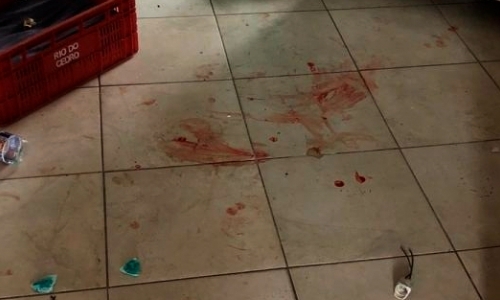 Vizinhos acordam com gritos e temem que mulheres se matem 
