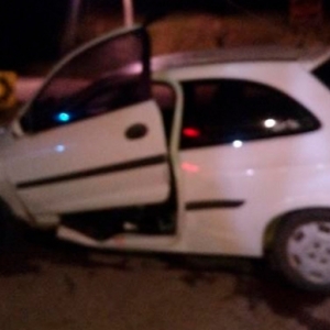 Motorista sofre lesões graves após colidir contra rotatória da SC-410