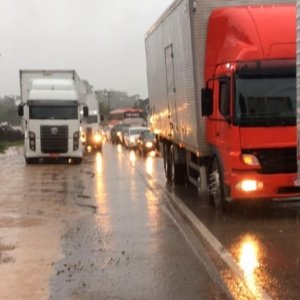 Nova paralisação dos caminhoneiros está marcada para esta segunda-feira