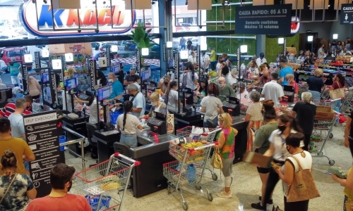 VEJA AS FOTOS: Meia Praia ganha Super Koch; veja como foi a inauguração