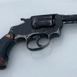 Homem invade apartamento e tenta matar ex-namorada e tirar a própria vida