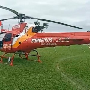 Homem cai de cavalo e é levado de helicóptero para Hospital Regional