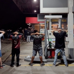 Festa regada a álcool e drogas é interrompida pela Polícia e três homens são presos