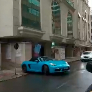 Polícia Federal apreende Porsche em operação contra tráfico internacional de drogas