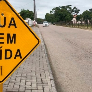 Estrutura de evento natalino provoca mudanças no trânsito; veja os trechos