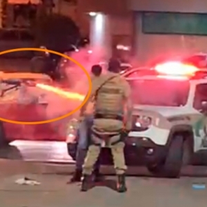 Vídeo mostra momento em que homem é atingido por disparo em abordagem