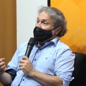 Variante do coronavírus preocupa cidades; médico infectologista explica as diferenças 