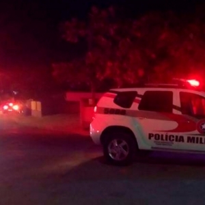 Tentativa de feminicídio é registrada; filhos entre eles bebê de 03 meses estavam na casa