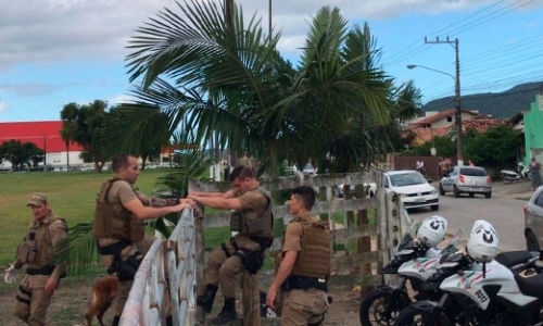 URGENTE: Buscas por criminoso foragido são retomadas após rapaz escapar novamente